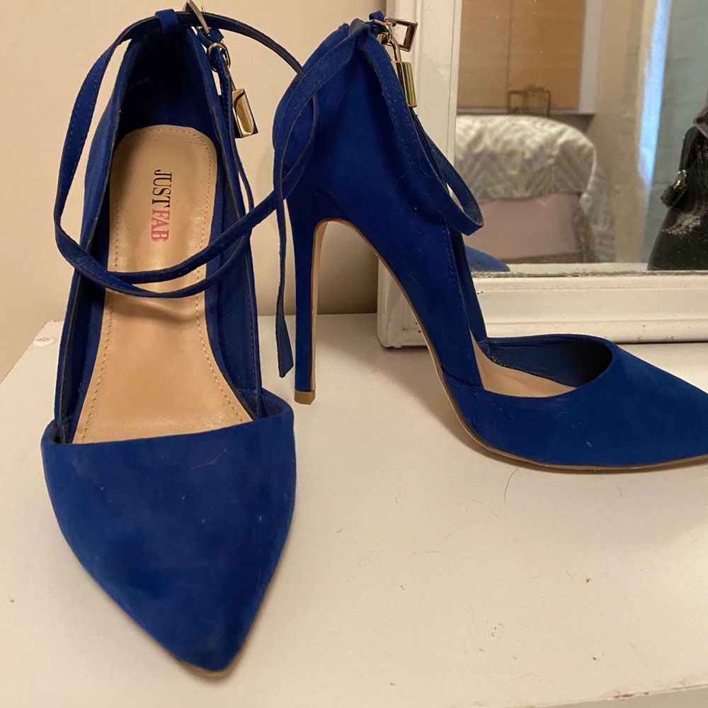 Blue Padlock Pump